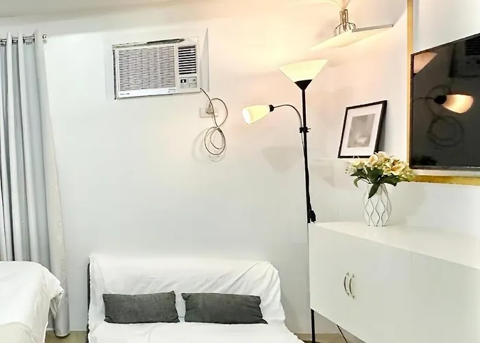 Chill Luxe Vista Manila